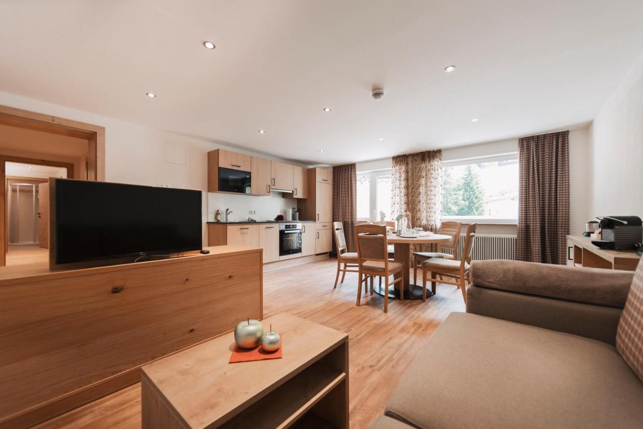 Wellness Aparthotel Panorama Alpin - Ferienwohnungen Jerzens Im Pitztal Bagian luar foto