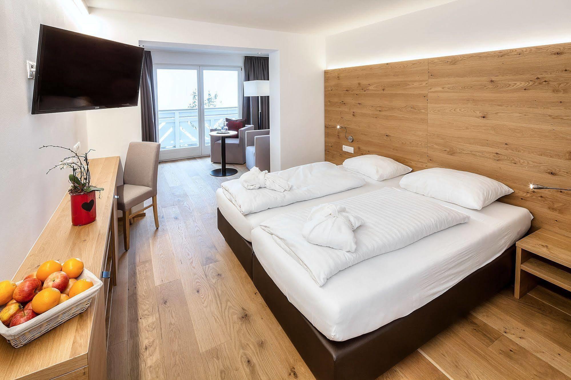 Wellness Aparthotel Panorama Alpin - Ferienwohnungen Jerzens Im Pitztal Bagian luar foto